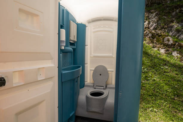 Best Portable Restroom Removal and Pickup  in Holland, MI