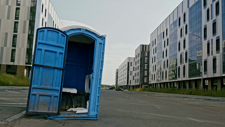 Best Standard Portable Toilet Rental  in Holland, MI